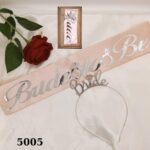 SET TAÇ METAL KUŞAK BRİDE PEMBE ZEMİN GÜMÜŞ YAZILI